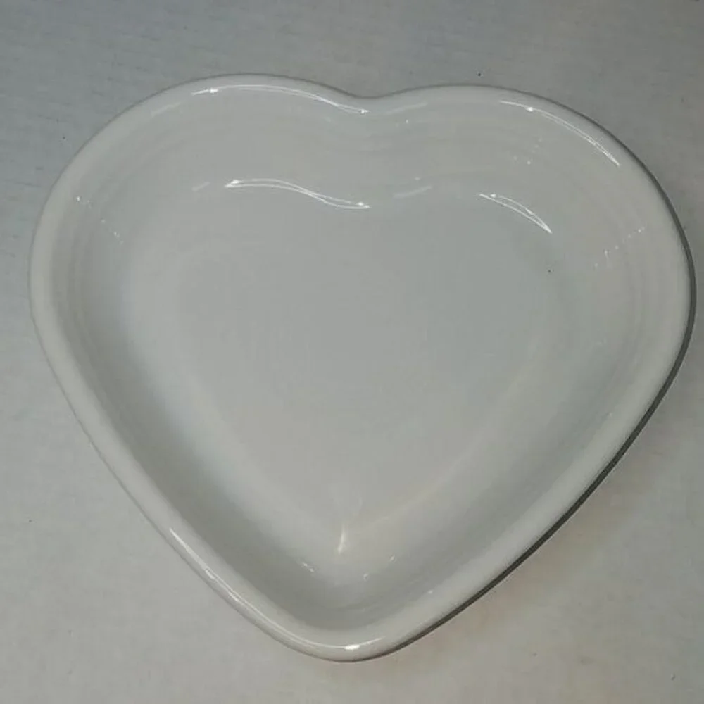 Fiesta CERAMIC 19 OZ Medium Heart Bowl Dish White CONTAINER Fiestaware